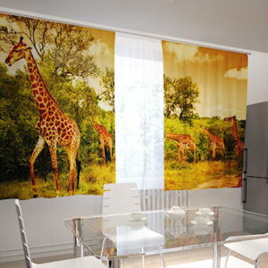 Pimennysverho GIRAFFES IN THE KITCHEN 200x120 cm