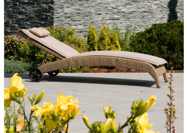 Aurinkotuoli Wicker