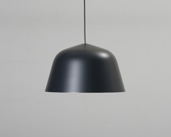 Muuto Ambit riippuvalaisin ø 40 cm musta