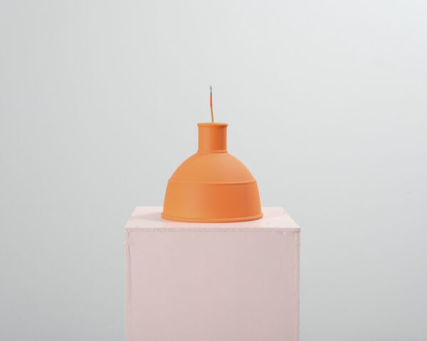 Muuto Unfold riippuvalaisin oranssi