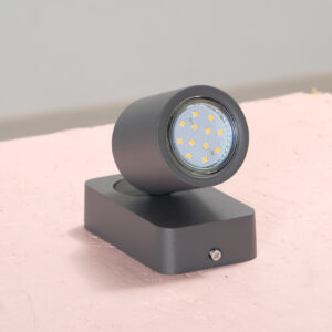 Seinävalaisin musta