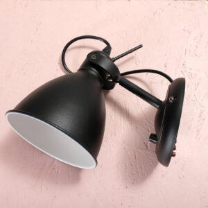 Seinävalaisin musta